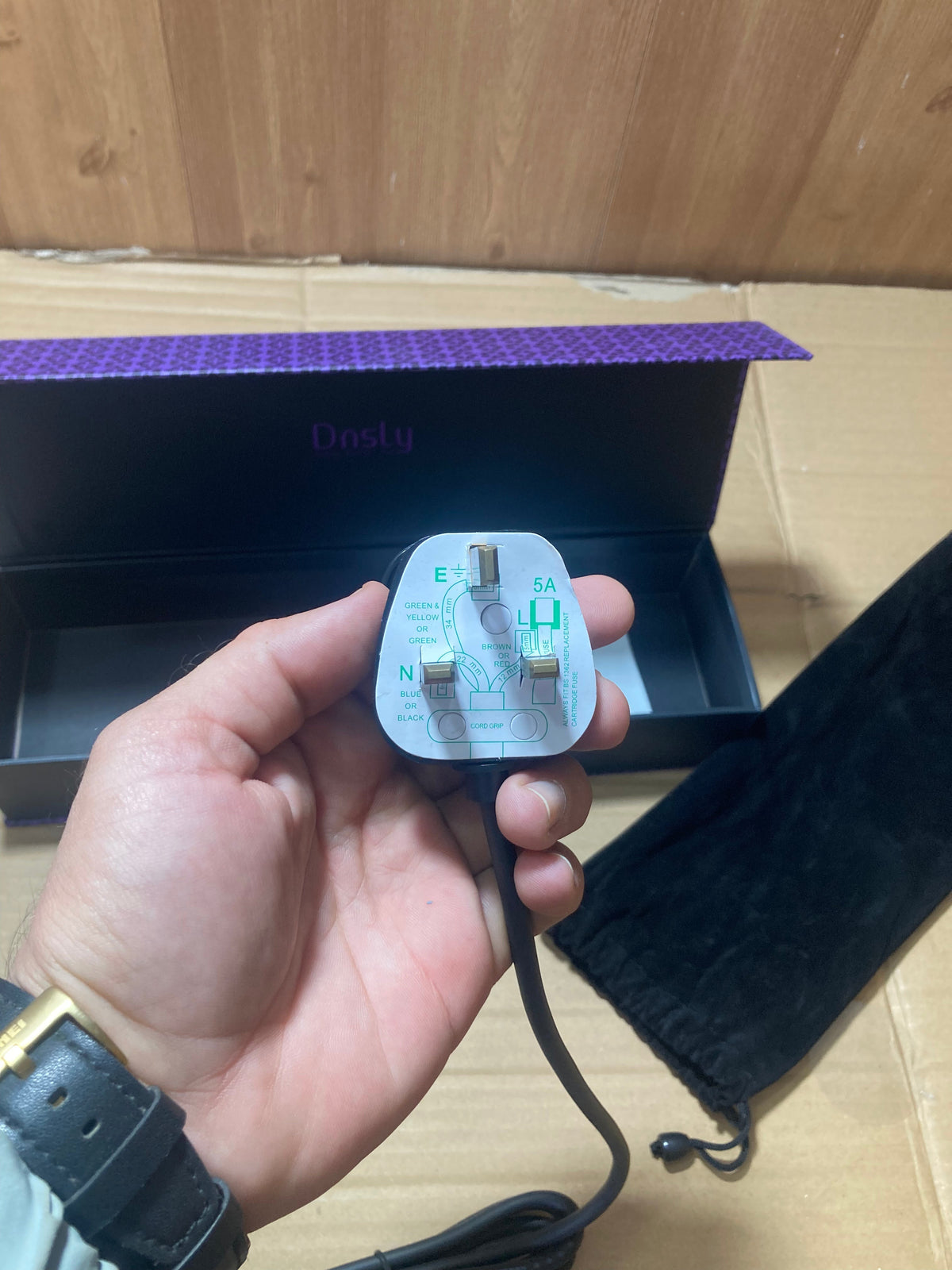 Lot Imported DNSLY Hair Straightener